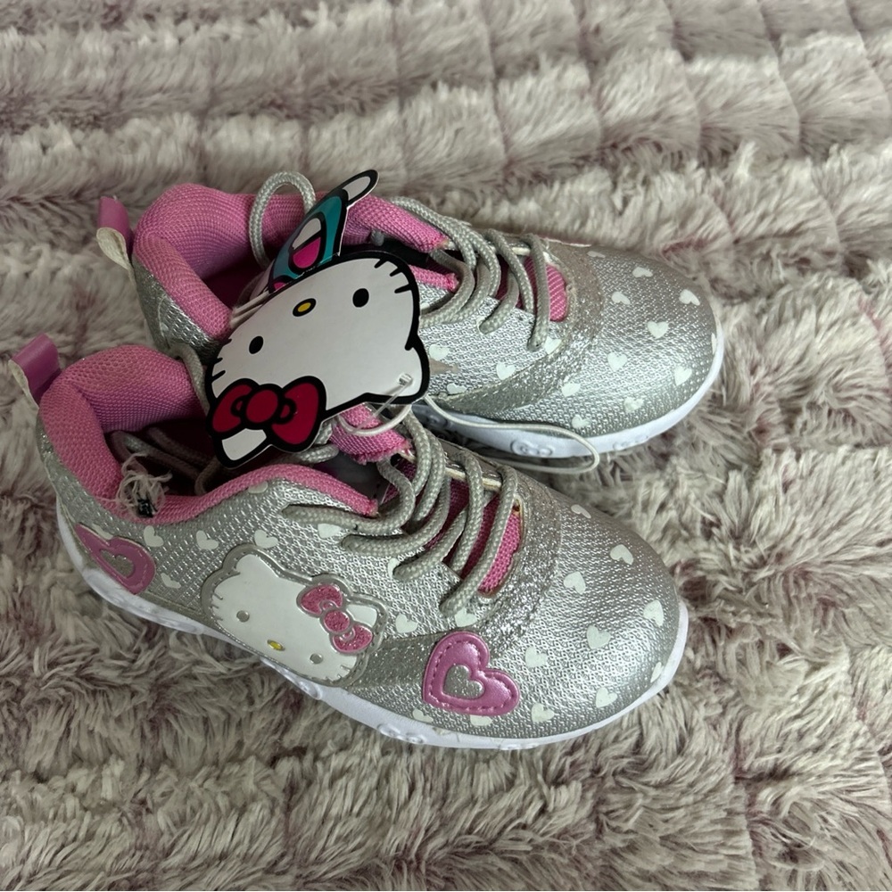 Hello kitty Sneakers size 8